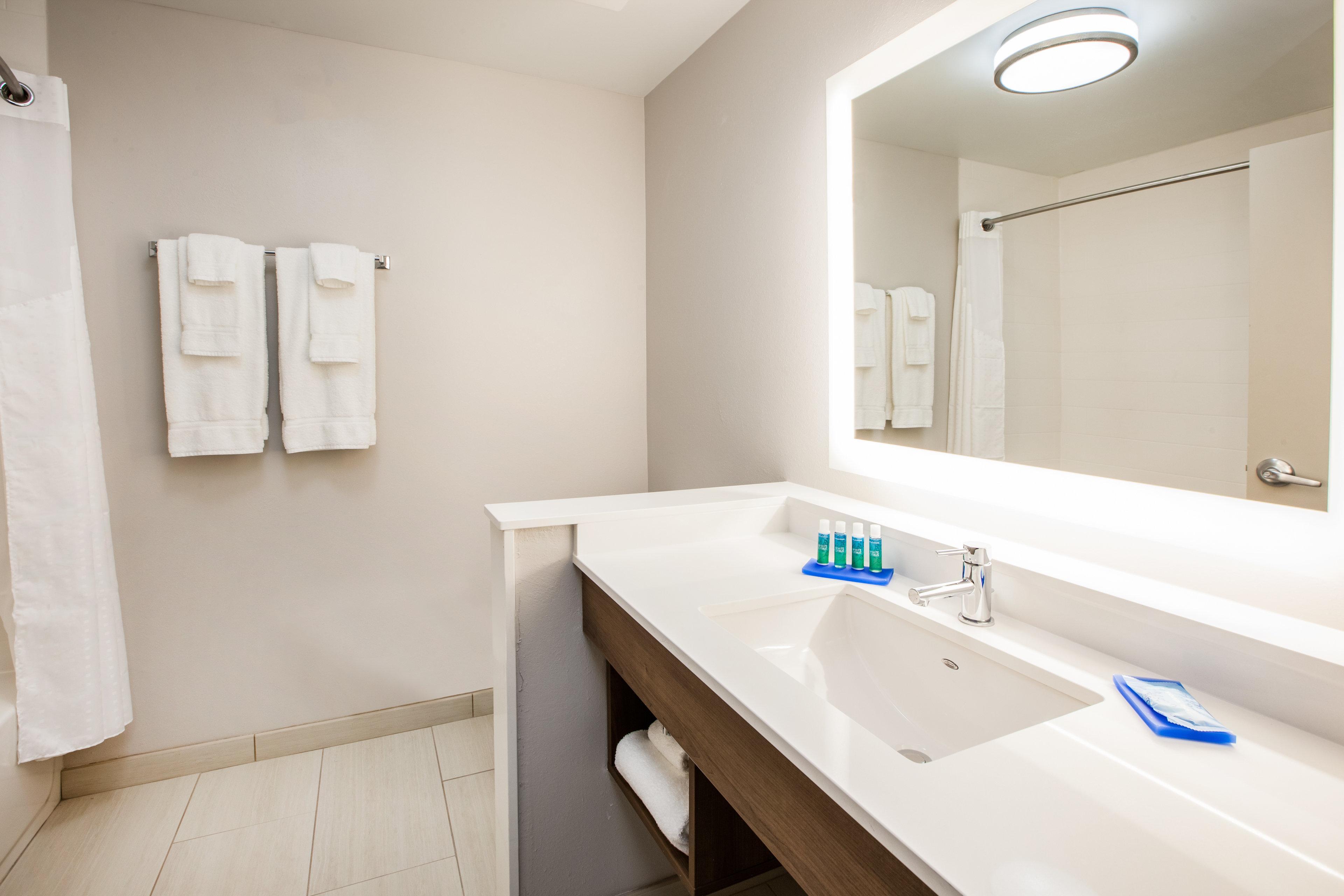 Holiday Inn Express Hotel & Suites Savannah Midtown, An Ihg Hotel Екстер'єр фото